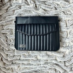 BeisTravel The Messenger Backpack